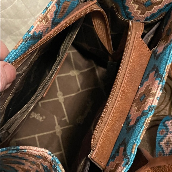 Wrangler Teal and Tan Geometric Purse - Picture 6 of 10